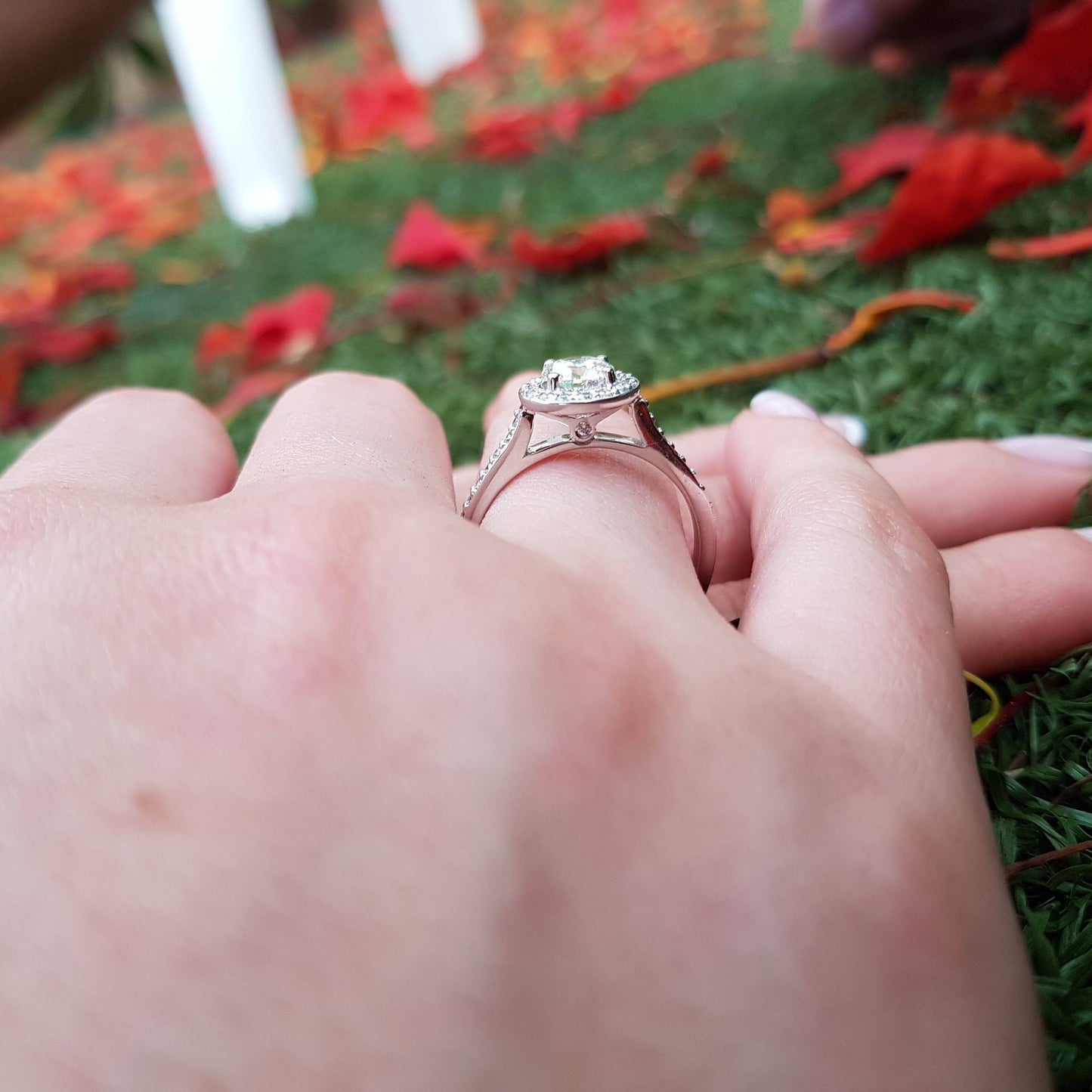 טבעת הילה יהלום בחיתוך מבריק 0.94 קראט עגול