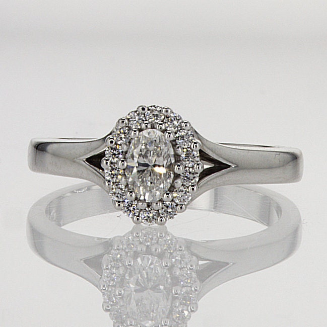 טבעת אירוסין 0.44 קראט יהלום אובל, טבעת זהב לבן 14 קראט