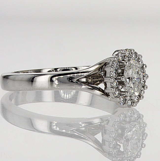טבעת אירוסין 0.44 קראט יהלום אובל, טבעת זהב לבן 14 קראט