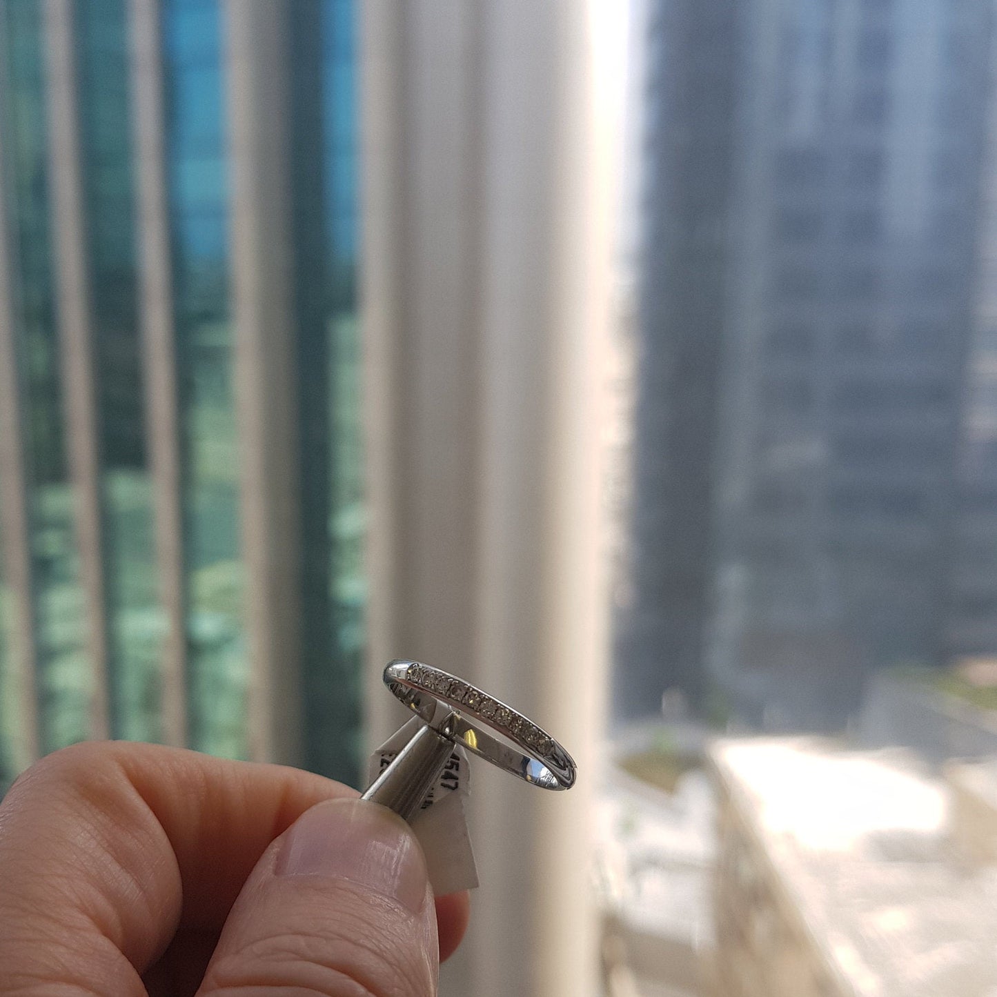 טבעת נישואין משובצת 0.15 קראט יהלומים עגולים